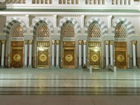 Grand Masjid Nabawi doors Madinah